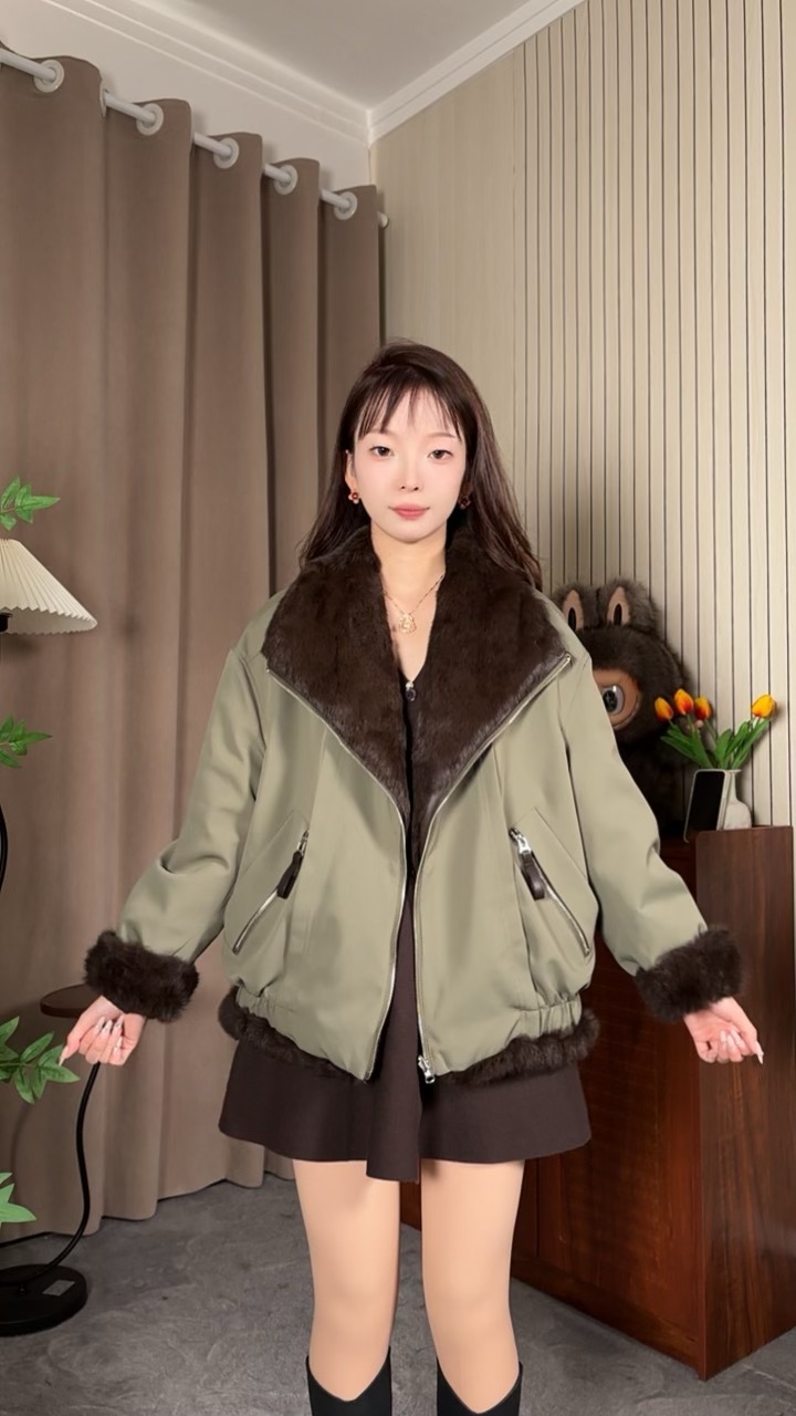 (皮草小欧尼)秋冬新款兔毛内胆翻领双面穿高端大气显年轻百搭外套