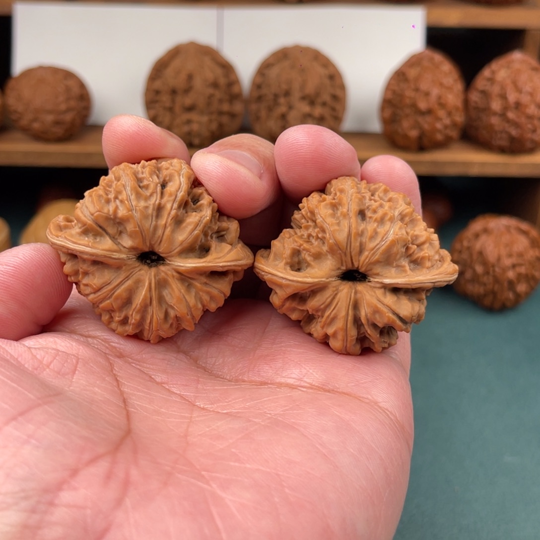 改***维把件文玩核桃文玩核桃山地雾灵山42.5