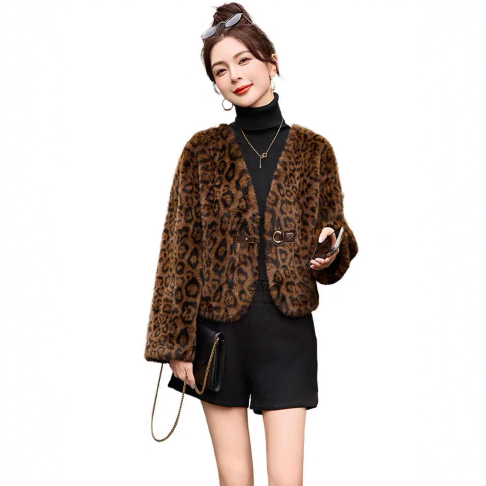 小丽24007女士气质百搭短款豹纹设计师小盘扣冬季保暖毛毛外套