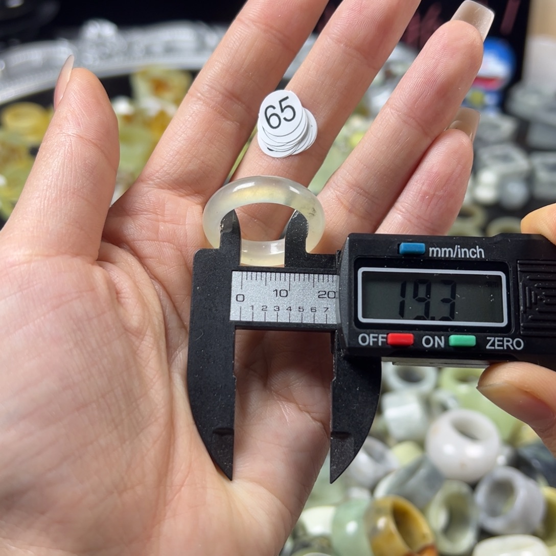 蛇纹石玉未镶嵌戒指