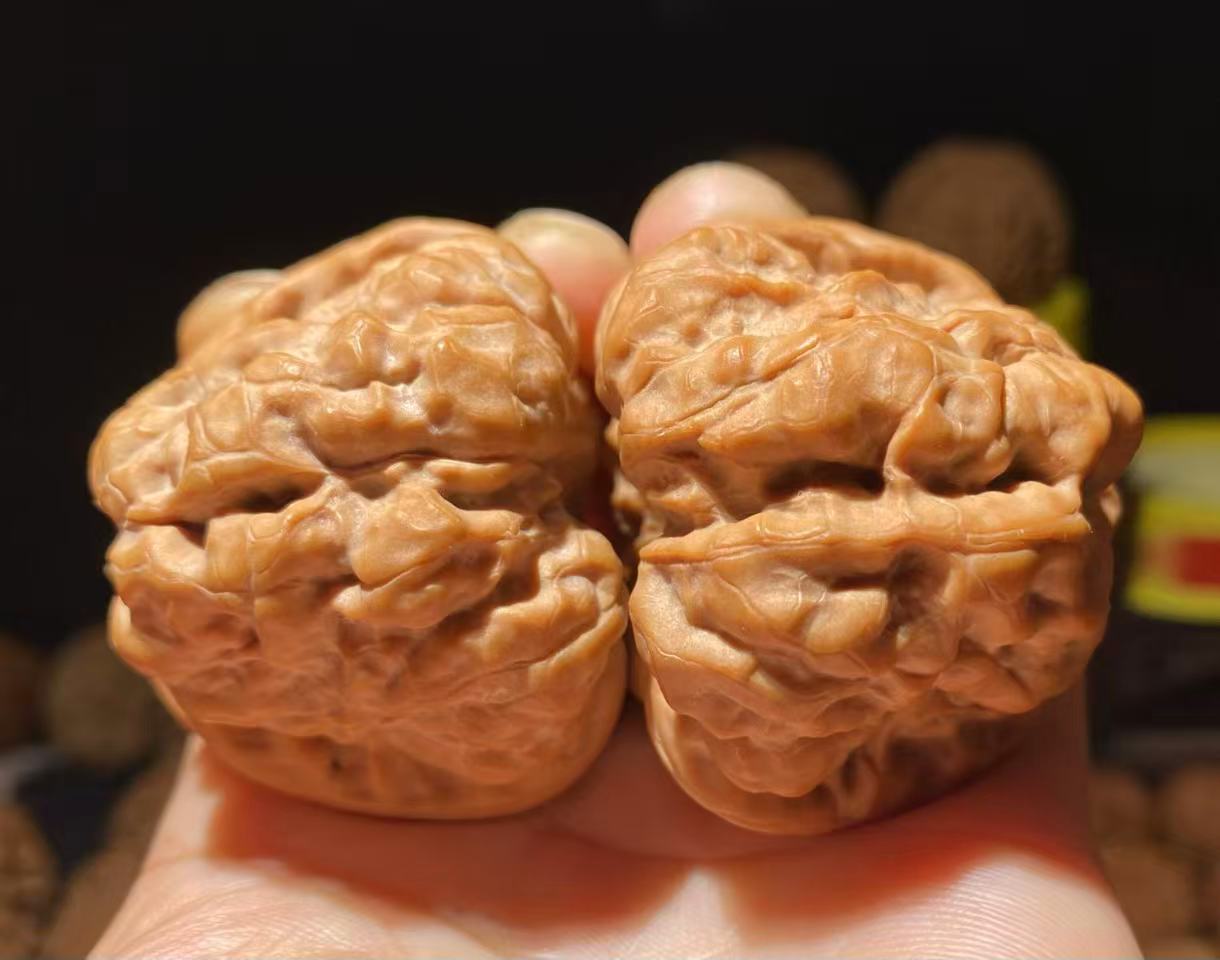 文玩核桃四座楼狮子头麒麟纹官帽手把件把玩佳品