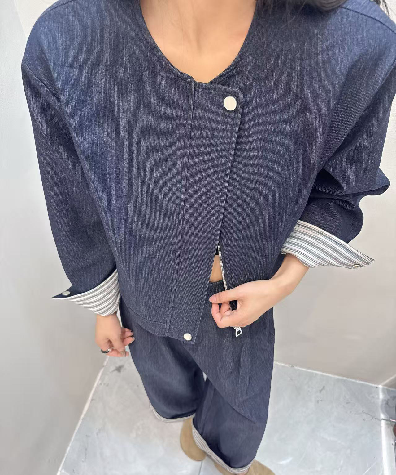条纹拼接休闲宽松藏青色短外套女春秋2025新款小个子夹克上套装