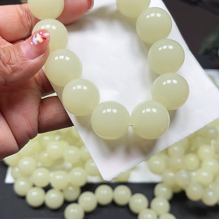 和田玉（黄玉）未镶嵌颈饰