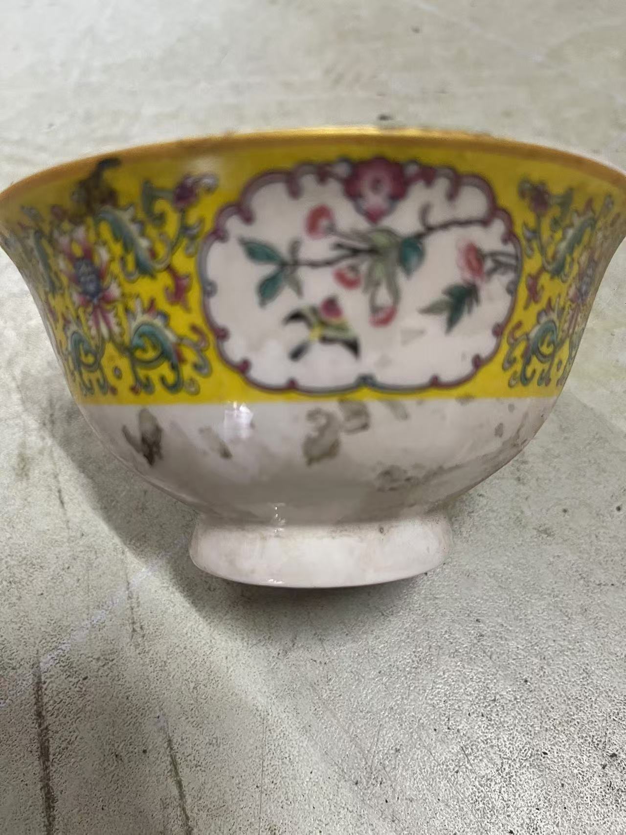 瓷器花碗摆件一个