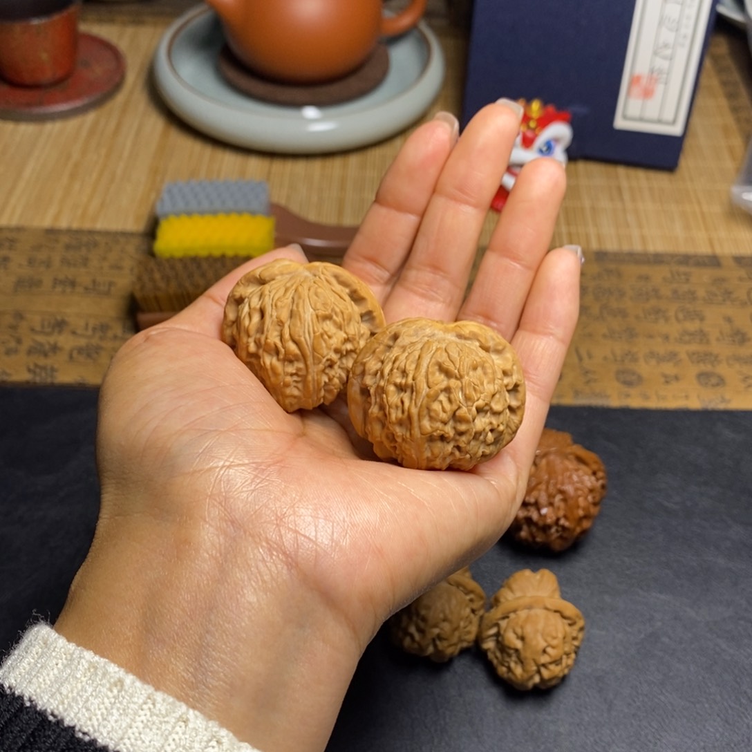 文玩核桃吊坠、**?白狮子