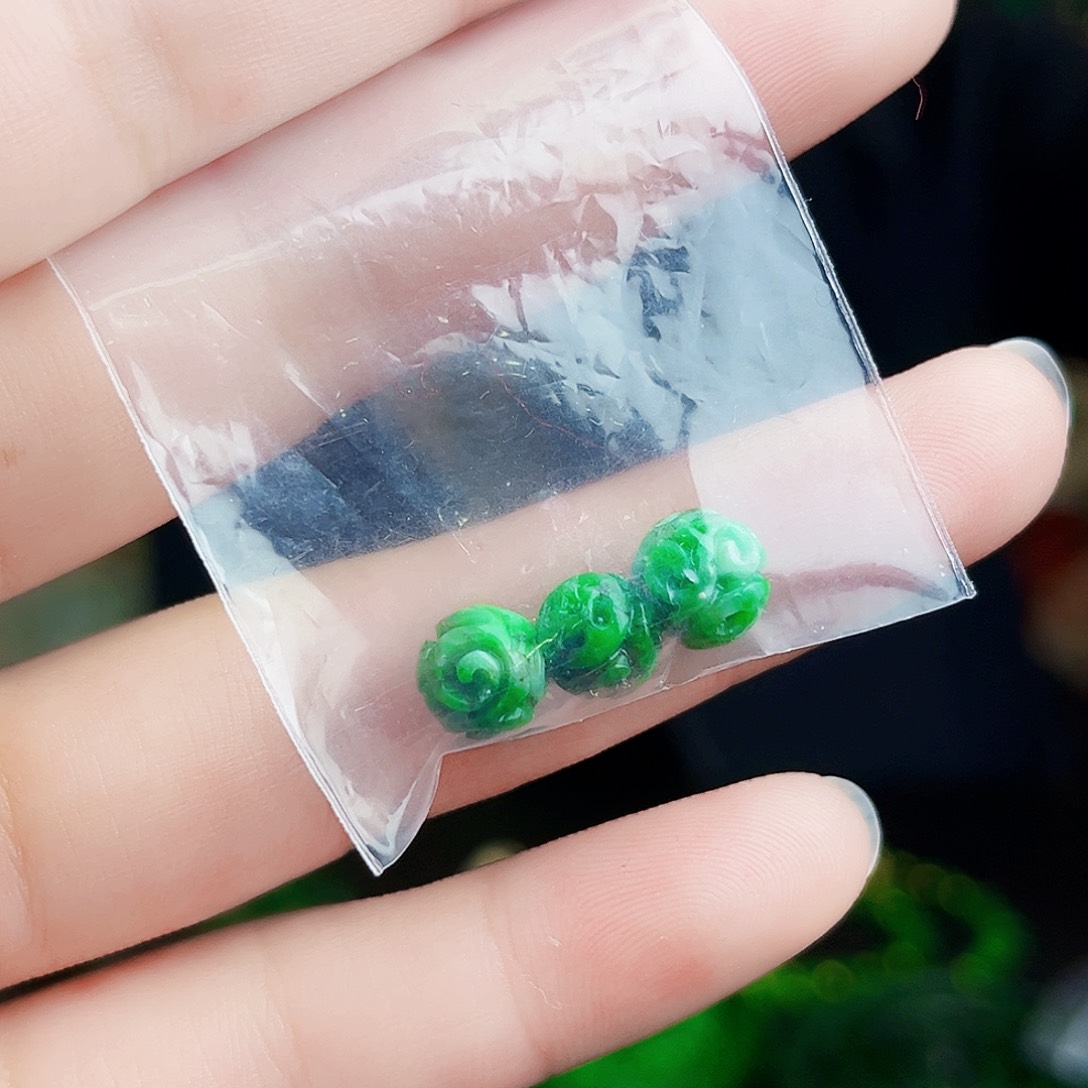 颈饰未镶嵌翡翠多样性