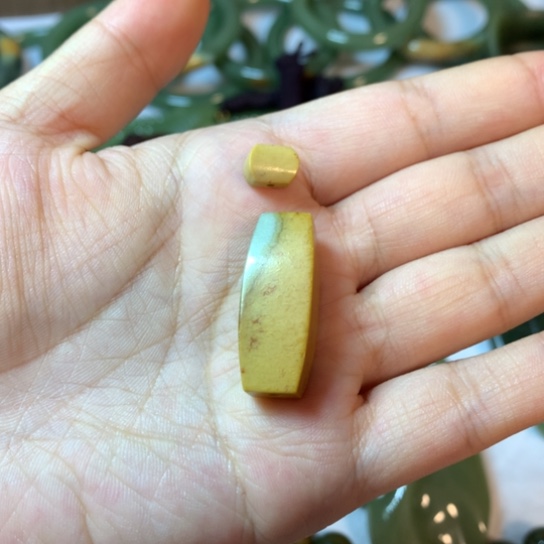 岫岩河磨玉（透闪石质玉）未镶嵌颈饰