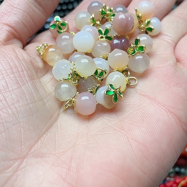 玛瑙/玉髓珠宝半成品未镶嵌5个盐源桃子吊坠