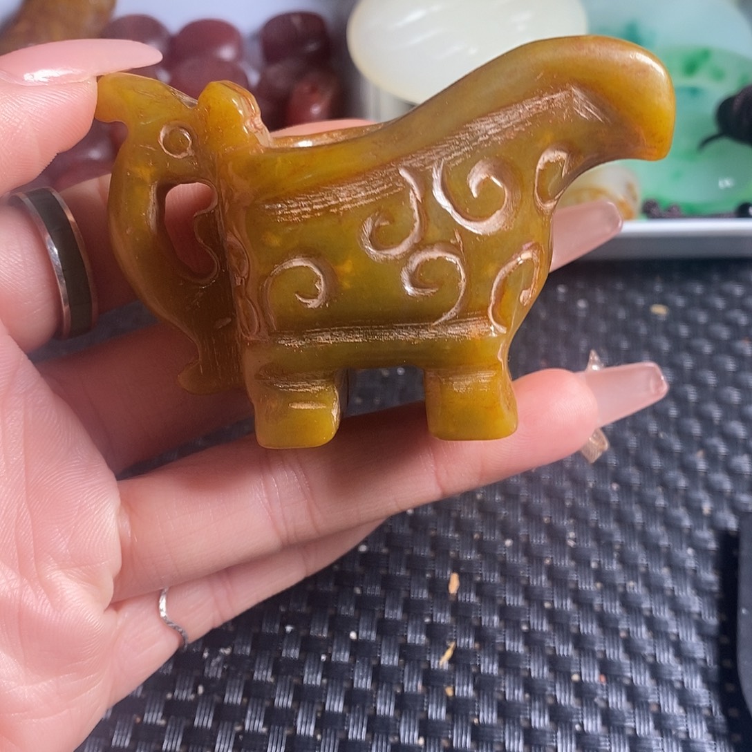 岫玉未镶嵌珠宝奇石