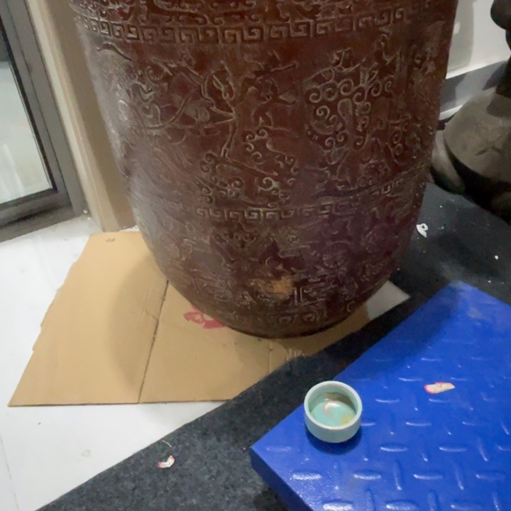 爱***松瓷片大哥你好请问有钱不