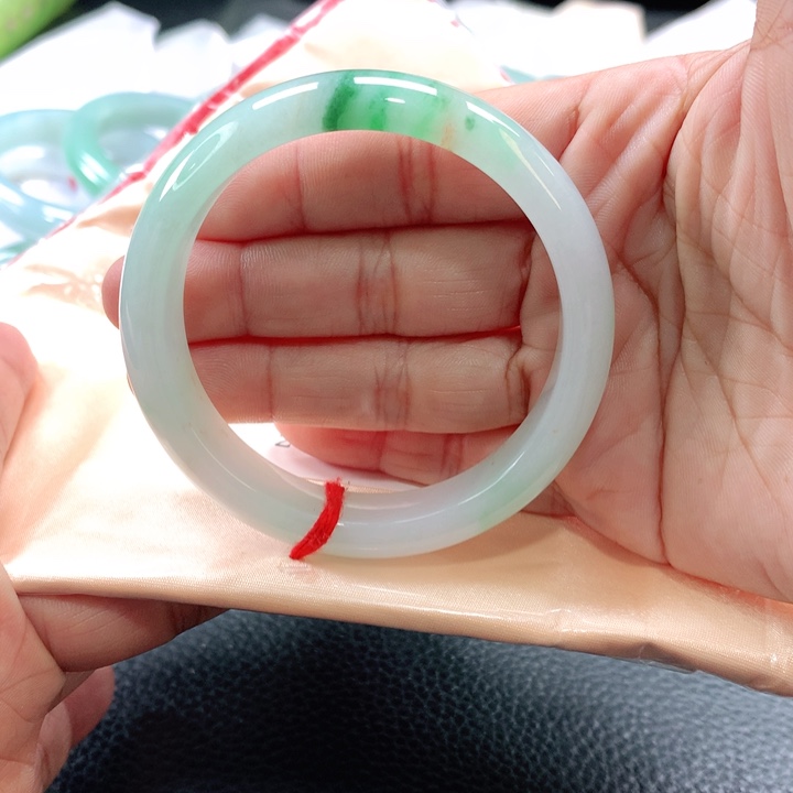 翡翠手镯未镶嵌5353535353