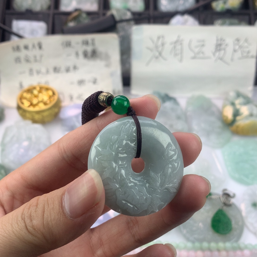 翡翠颈饰未镶嵌－