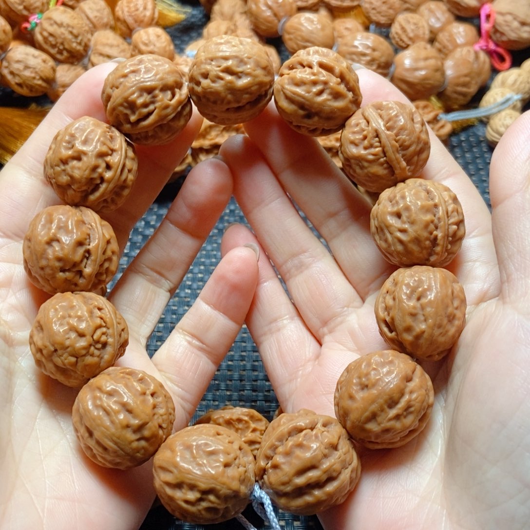 文玩核桃手串一道筋