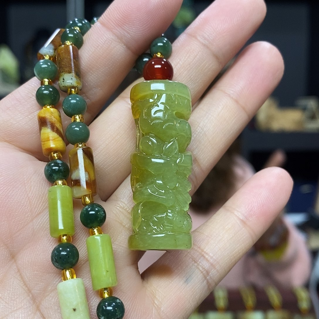 岫玉挂件吊坠未镶嵌