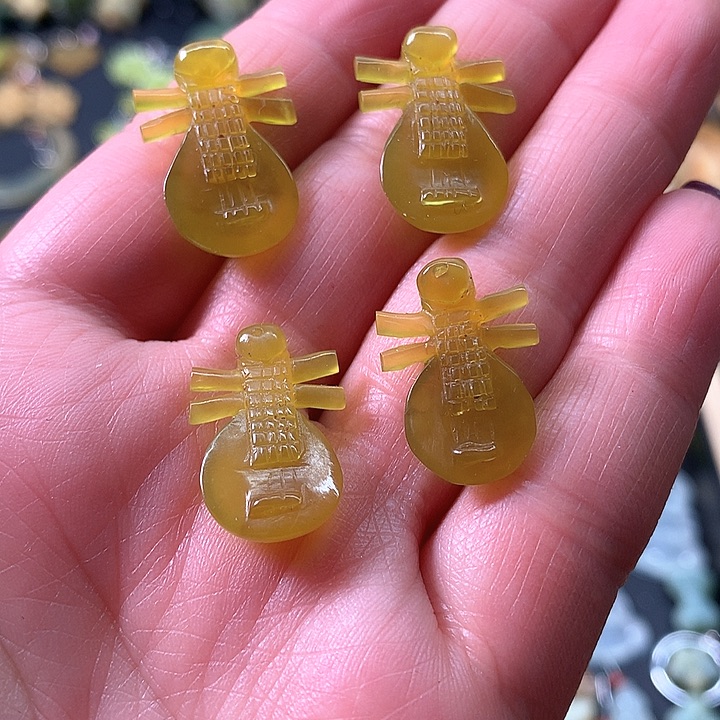 蛇纹石玉耳环未镶嵌