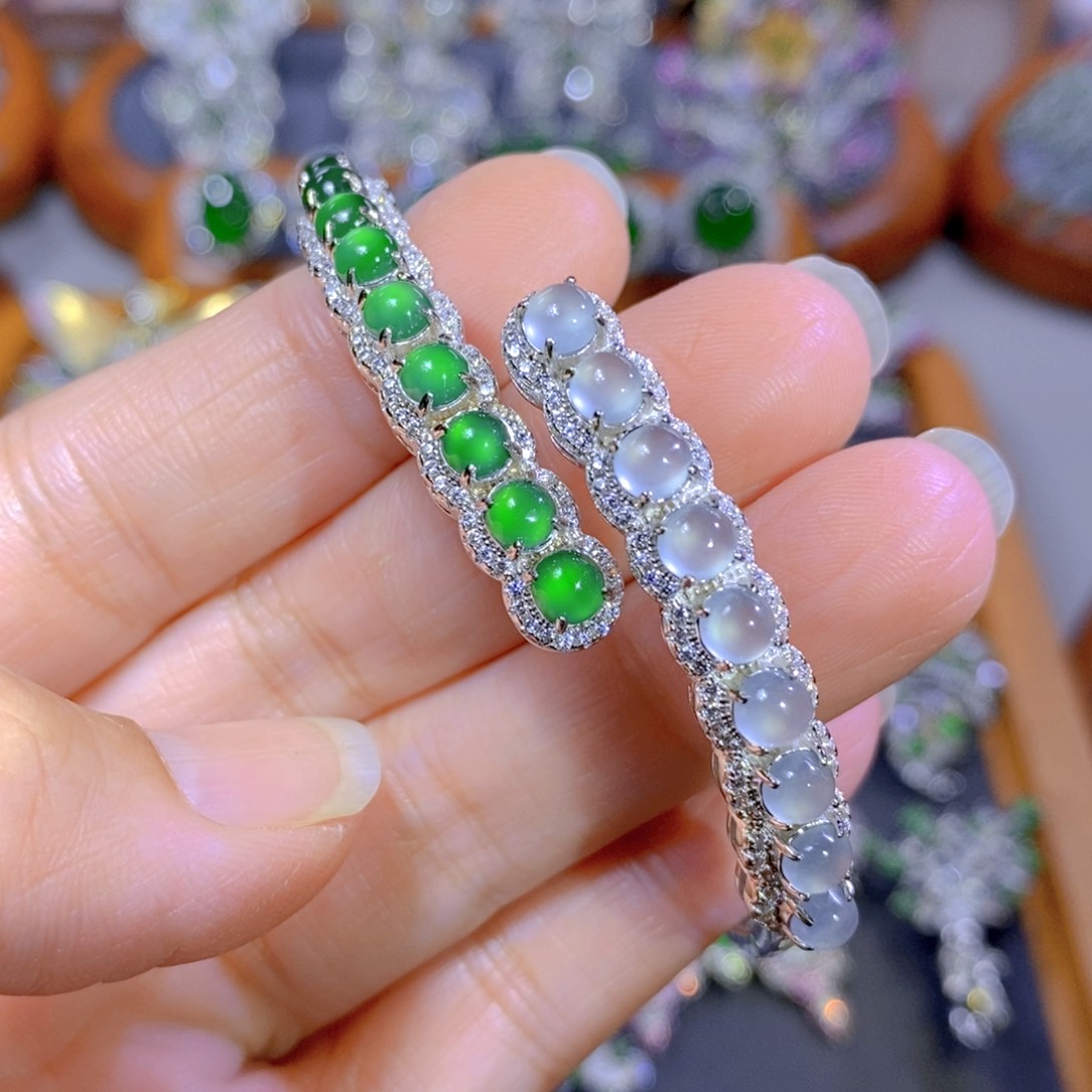 翡翠颈饰银S925镶嵌天然翡翠