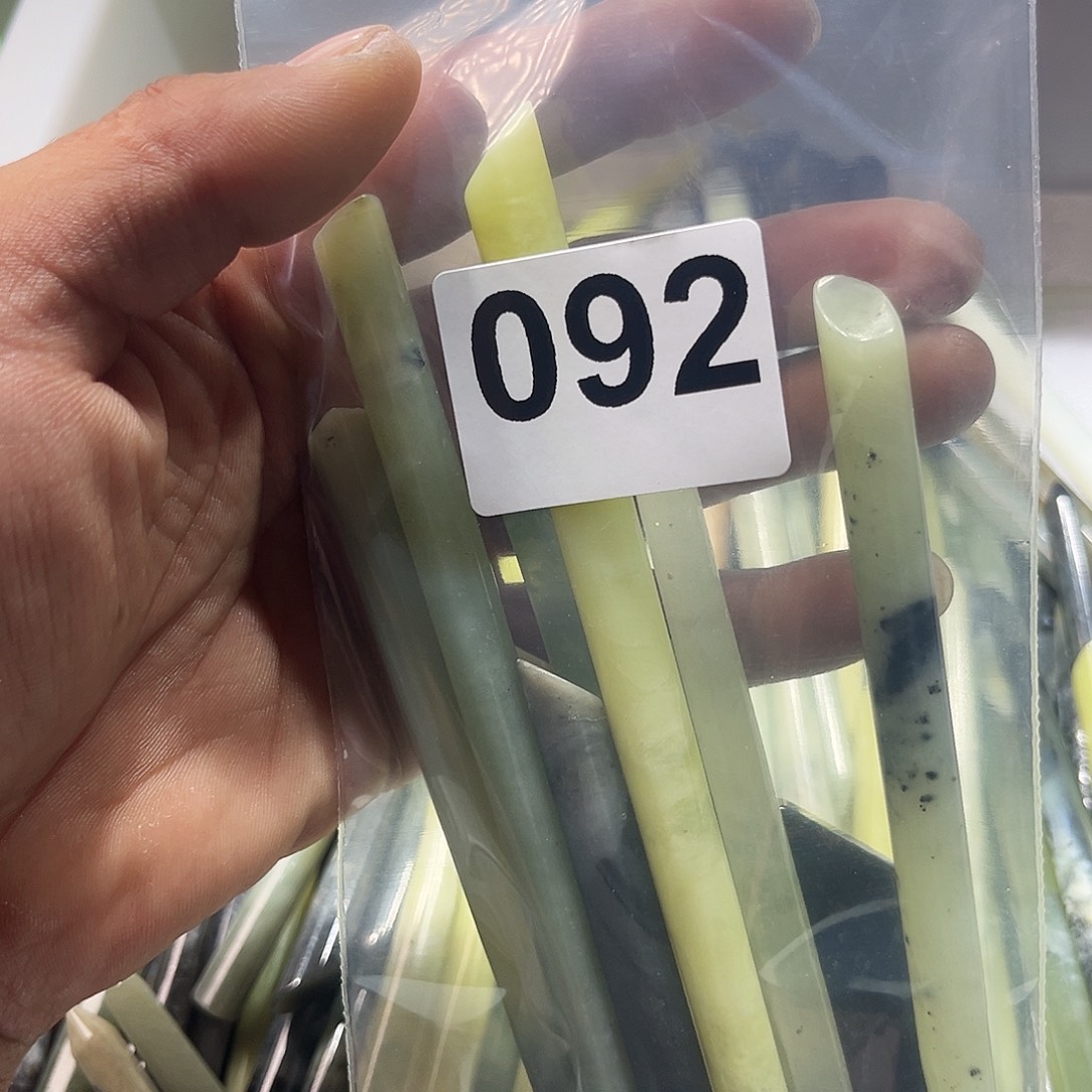 冉***歆蛇纹石玉未镶嵌发簪