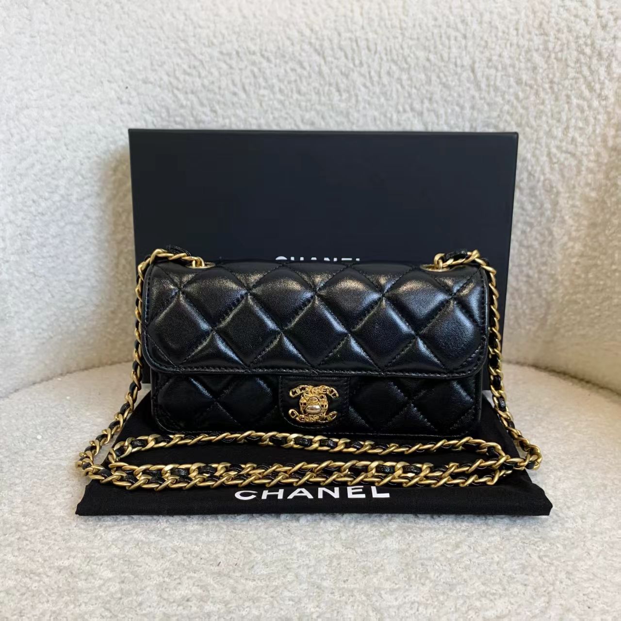 99新 Chanel/香奈儿 壹臻/23A黑金羊小法棍包 89924858