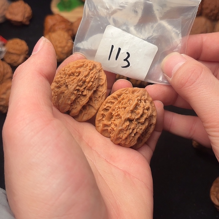 文玩核桃把件40 尺    霞云岭  （盘龙虎头 ）   113