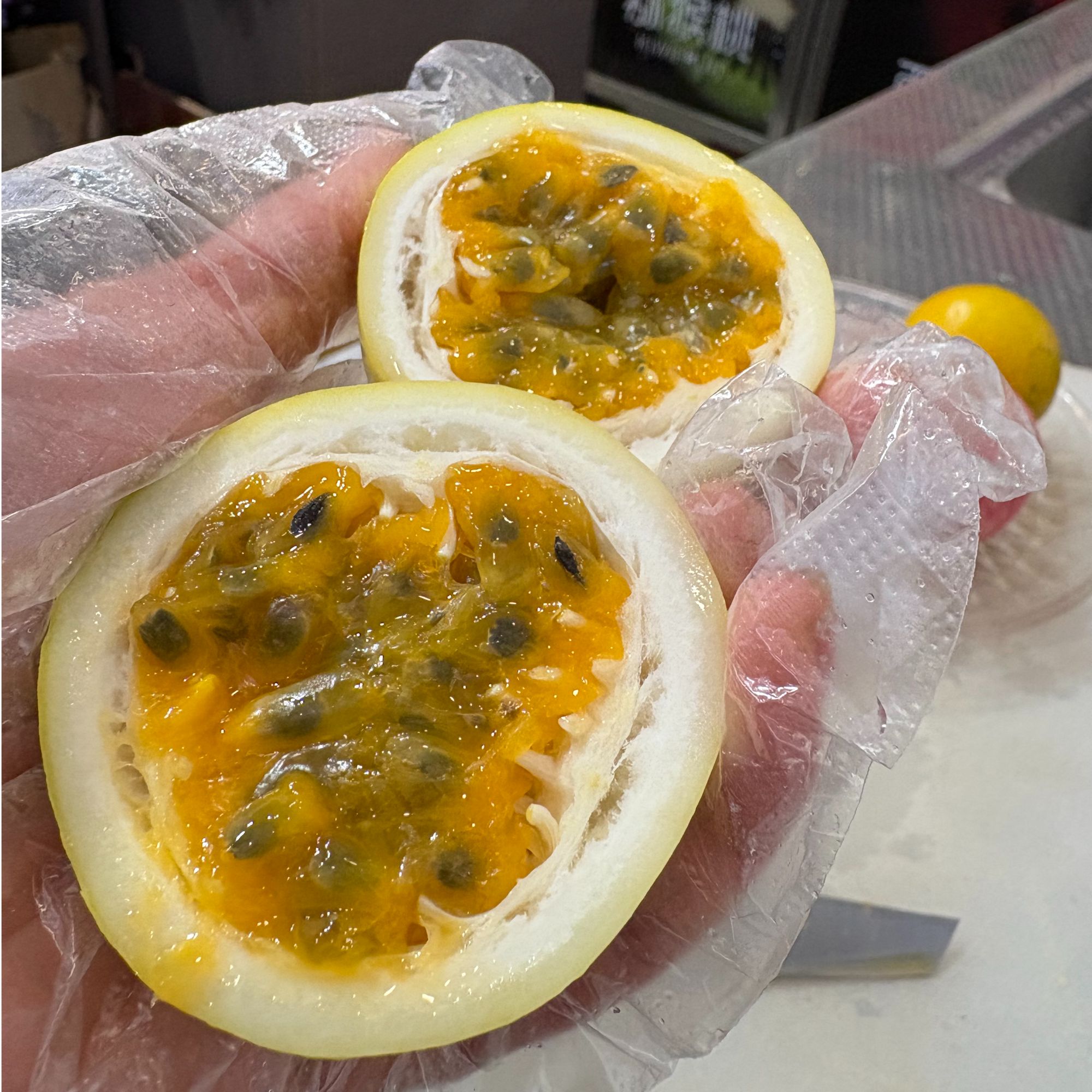 广西黄金百香果，9.9一份，6个，约400克左右