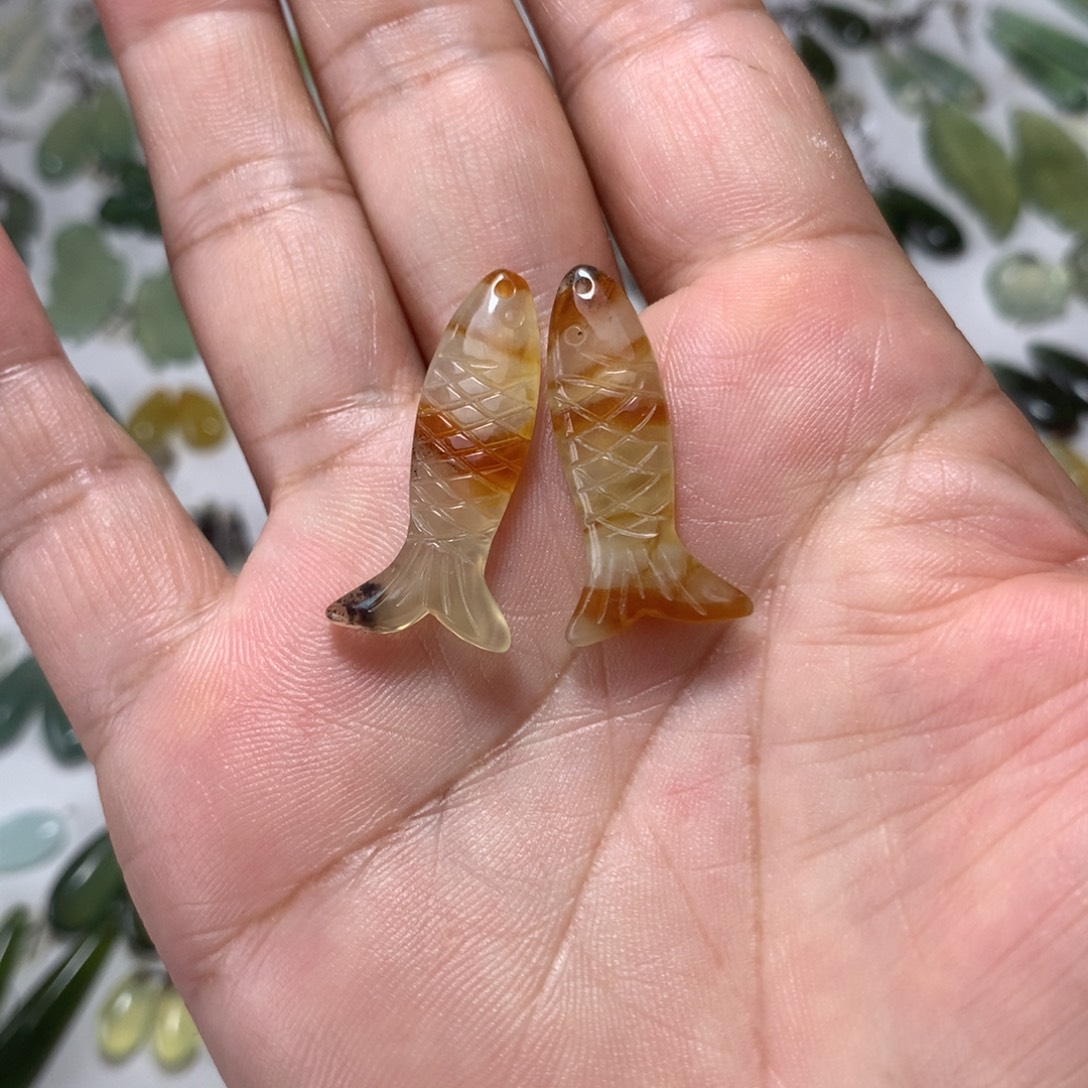 未镶嵌蛇纹石玉耳环
