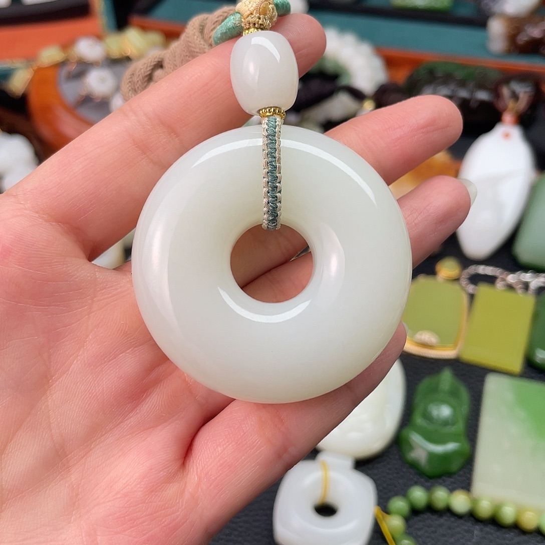 和田玉未镶嵌挂件