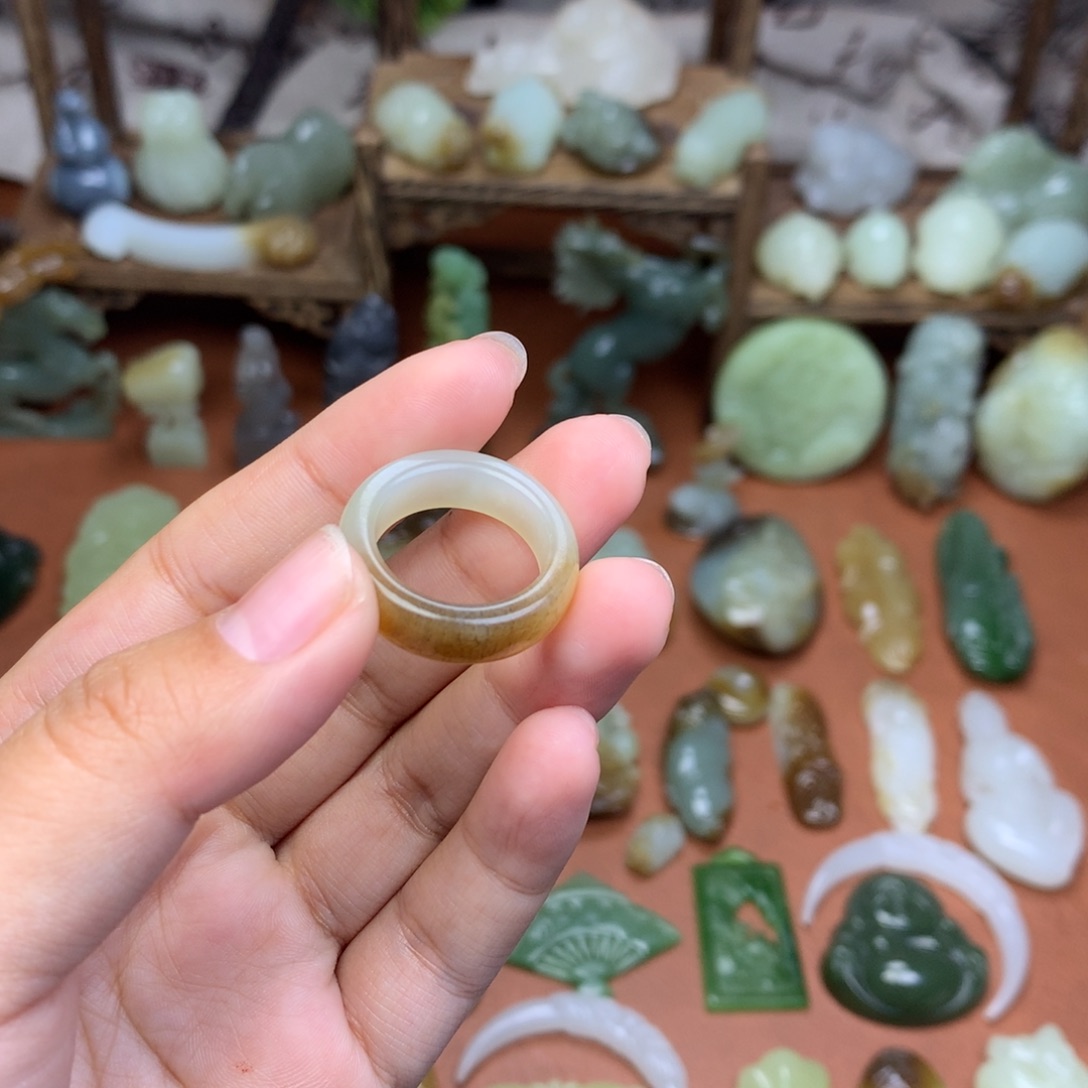 和田玉未镶嵌挂件