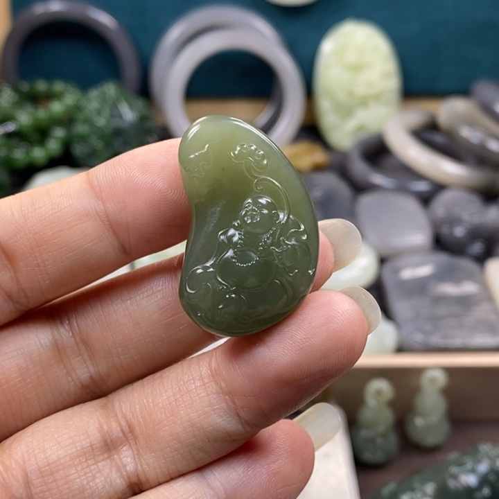 和田玉颈饰未镶嵌