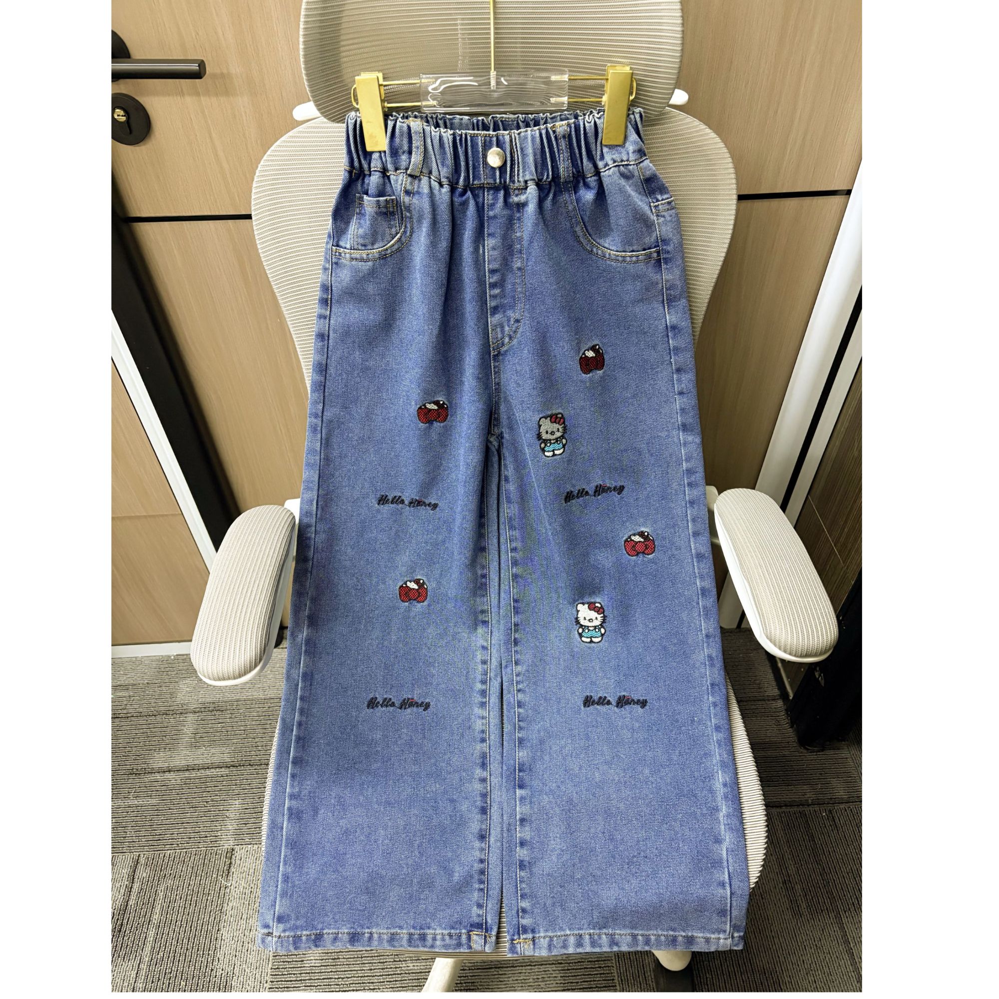 【清货】2025秋潮款刺绣猫咪蝴蝶结直筒女童牛仔裤 D663 663 P