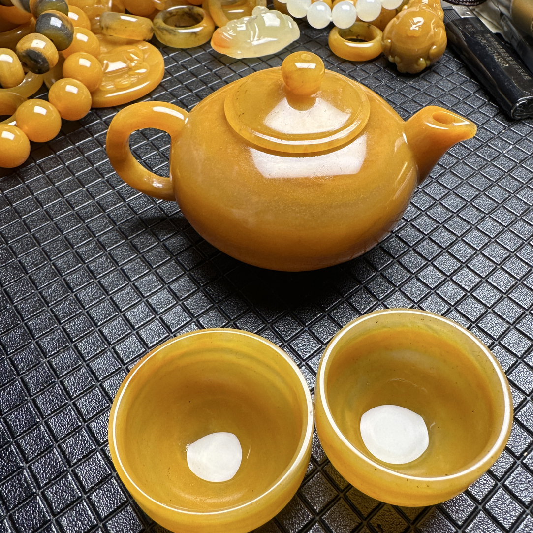 黄龙玉茶壶茶杯一套