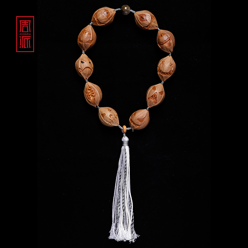 周派春毅核坊小恶魔橄榄核手持文玩包衣核雕纯手工表情苏工单子