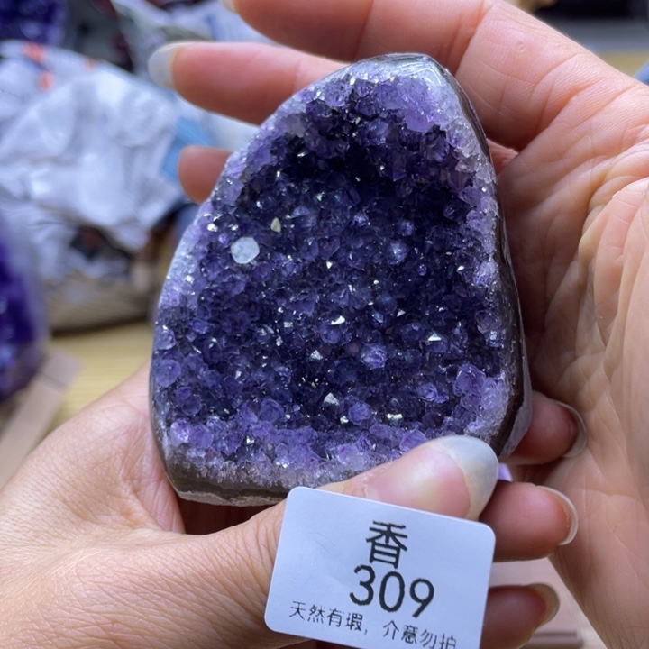 未镶嵌水晶大型摆件（非配饰）