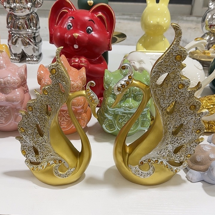 树脂金色天鹅一对