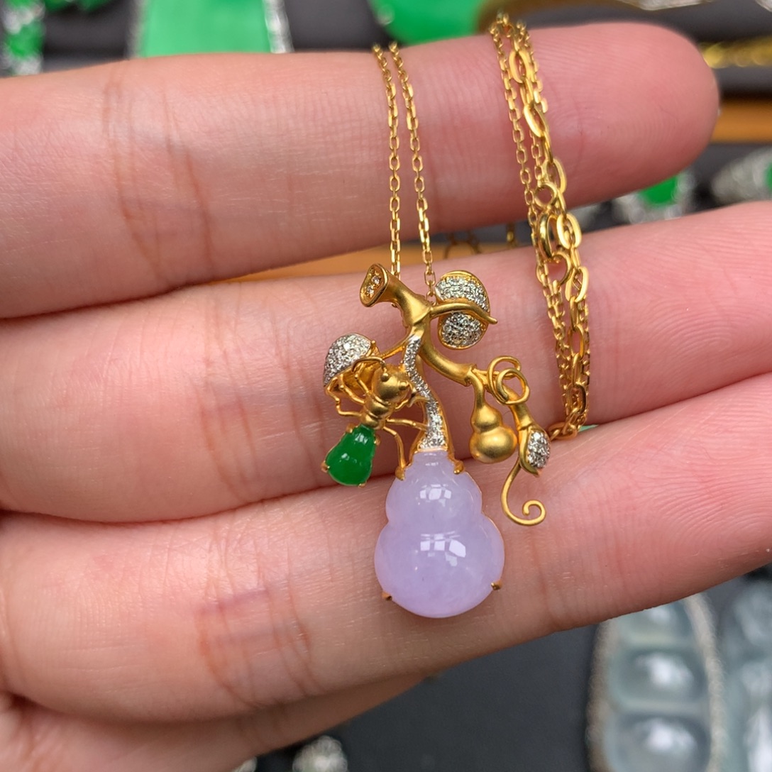 翡翠18K金镶嵌颈饰