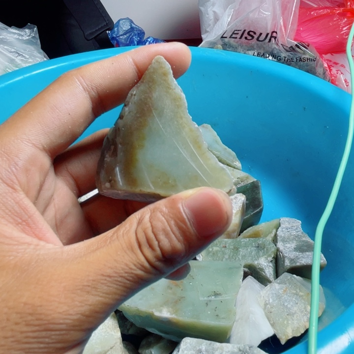 未镶嵌和田玉（糖玉）珠宝半成品