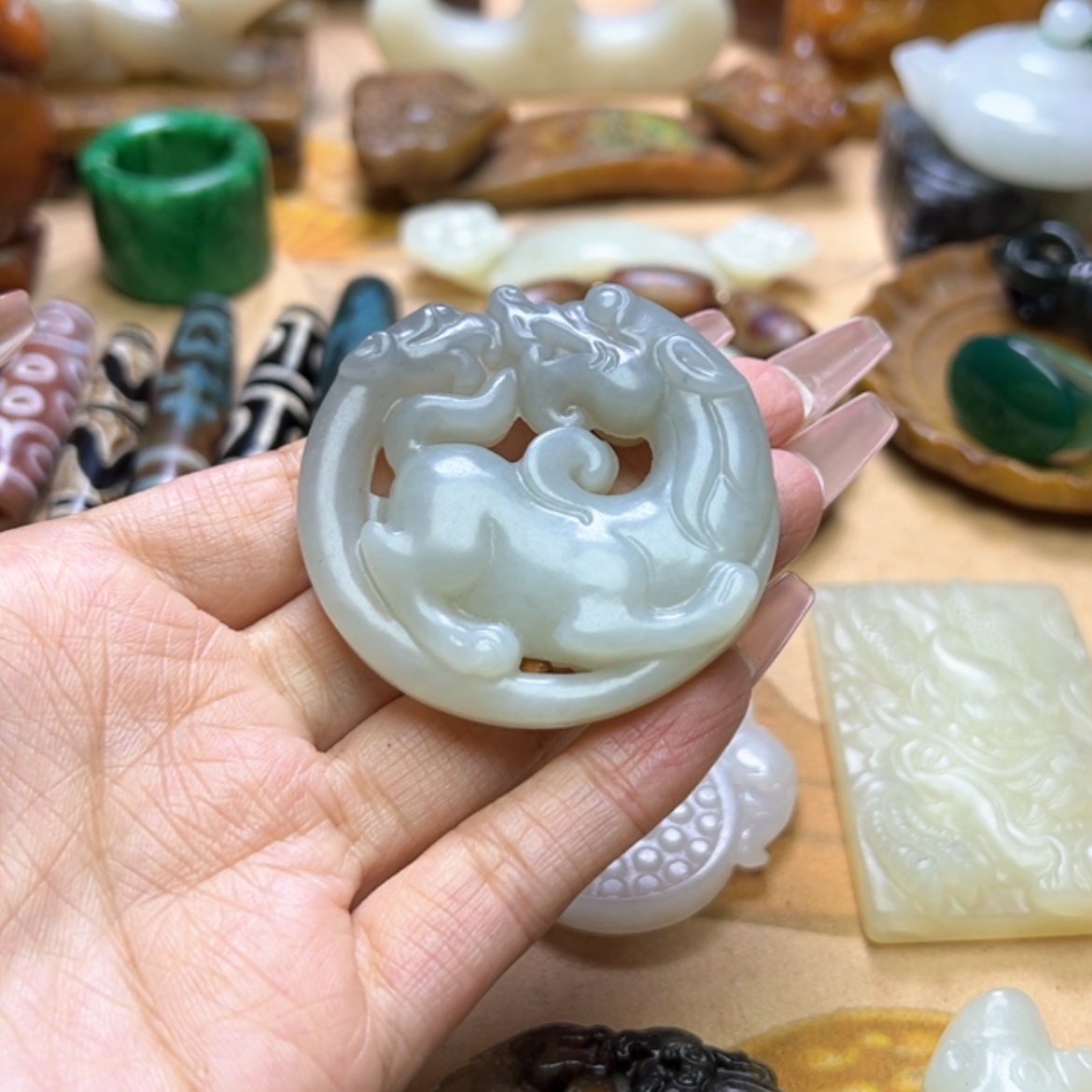【闪购商品】蛇纹石玉颈饰未镶嵌