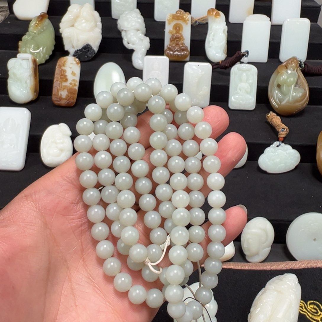 和田玉颈饰未镶嵌