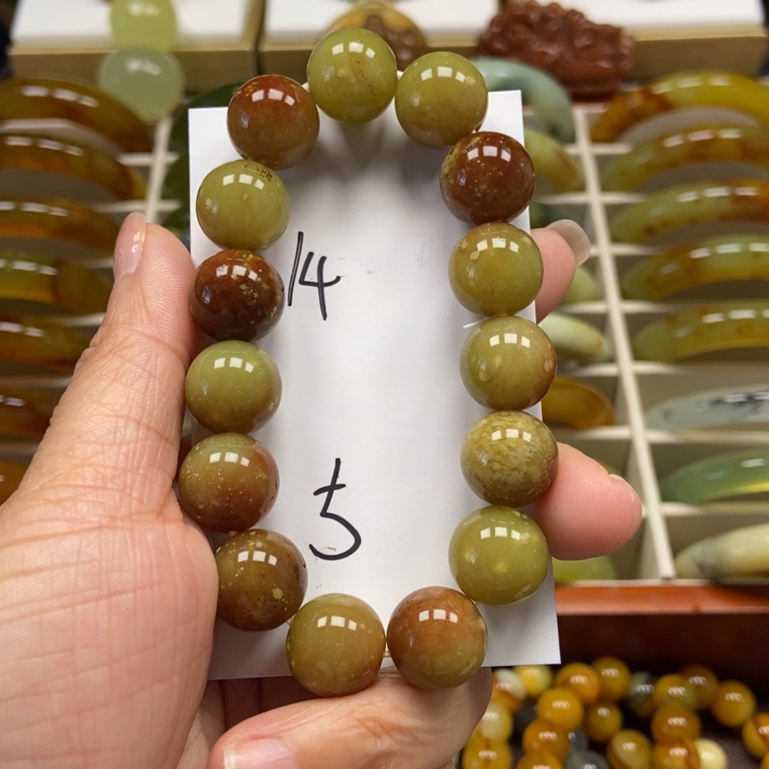 蛇纹石玉手串未镶嵌