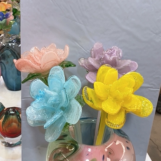 琉璃花瓶高45厘米宽9厘米