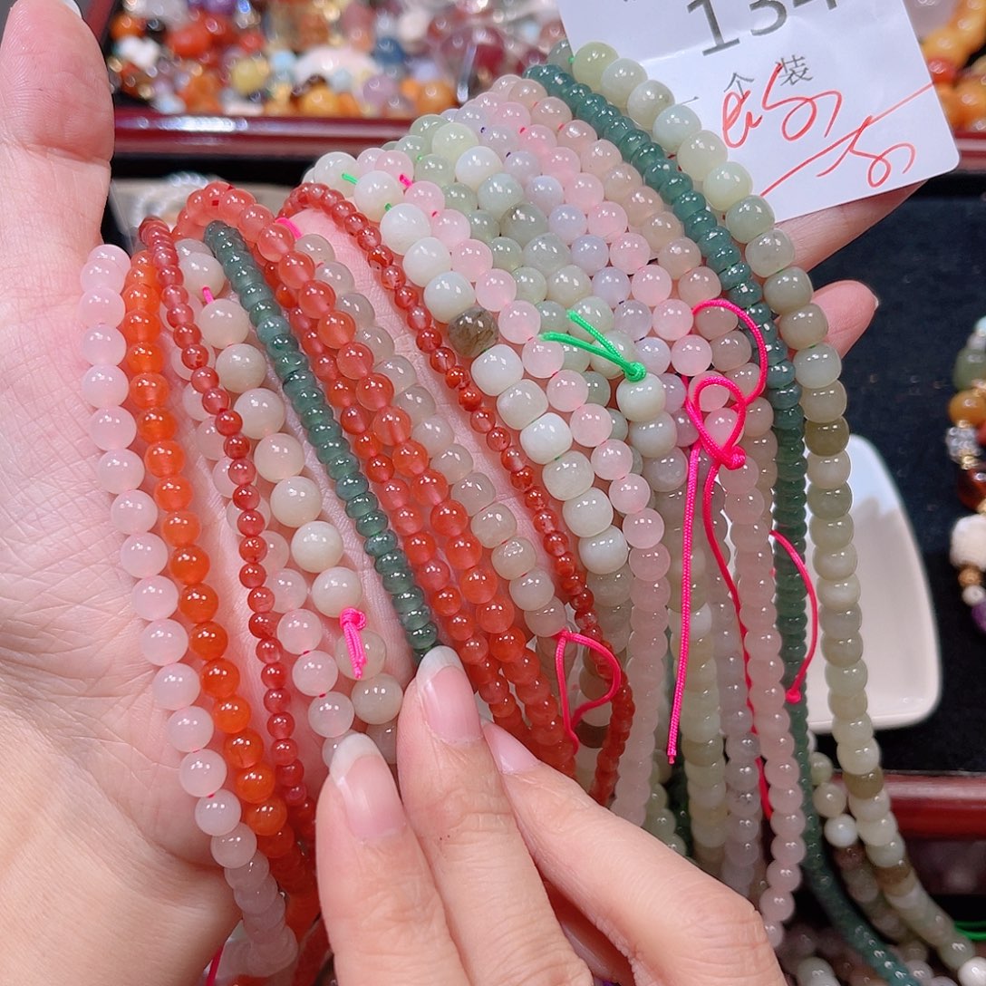 水晶未镶嵌珠宝半成品134 。        