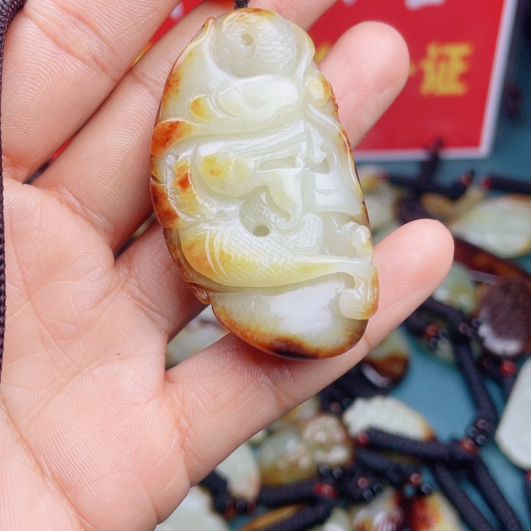 和田玉颈饰未镶嵌