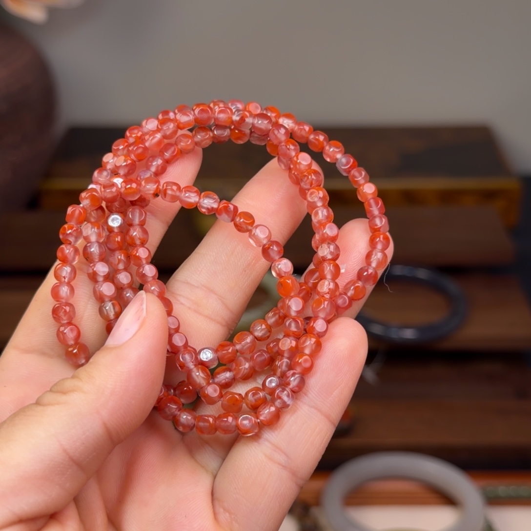 何****南红玛瑙未镶嵌颈饰