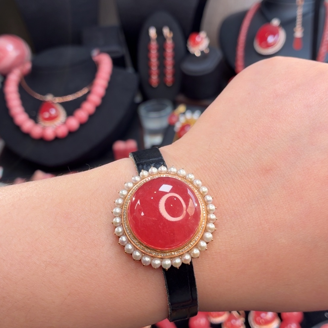 菱锰矿（红纹石）18K金镶嵌颈饰