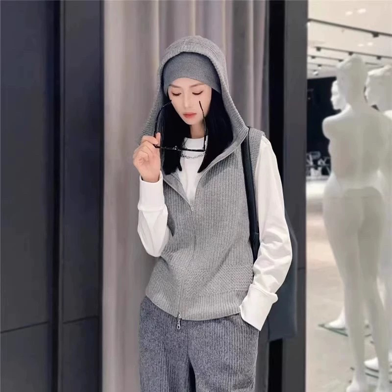 阿玛施【官方正品】新款绵羊毛减龄连帽拉链针织马甲外套女 5499273