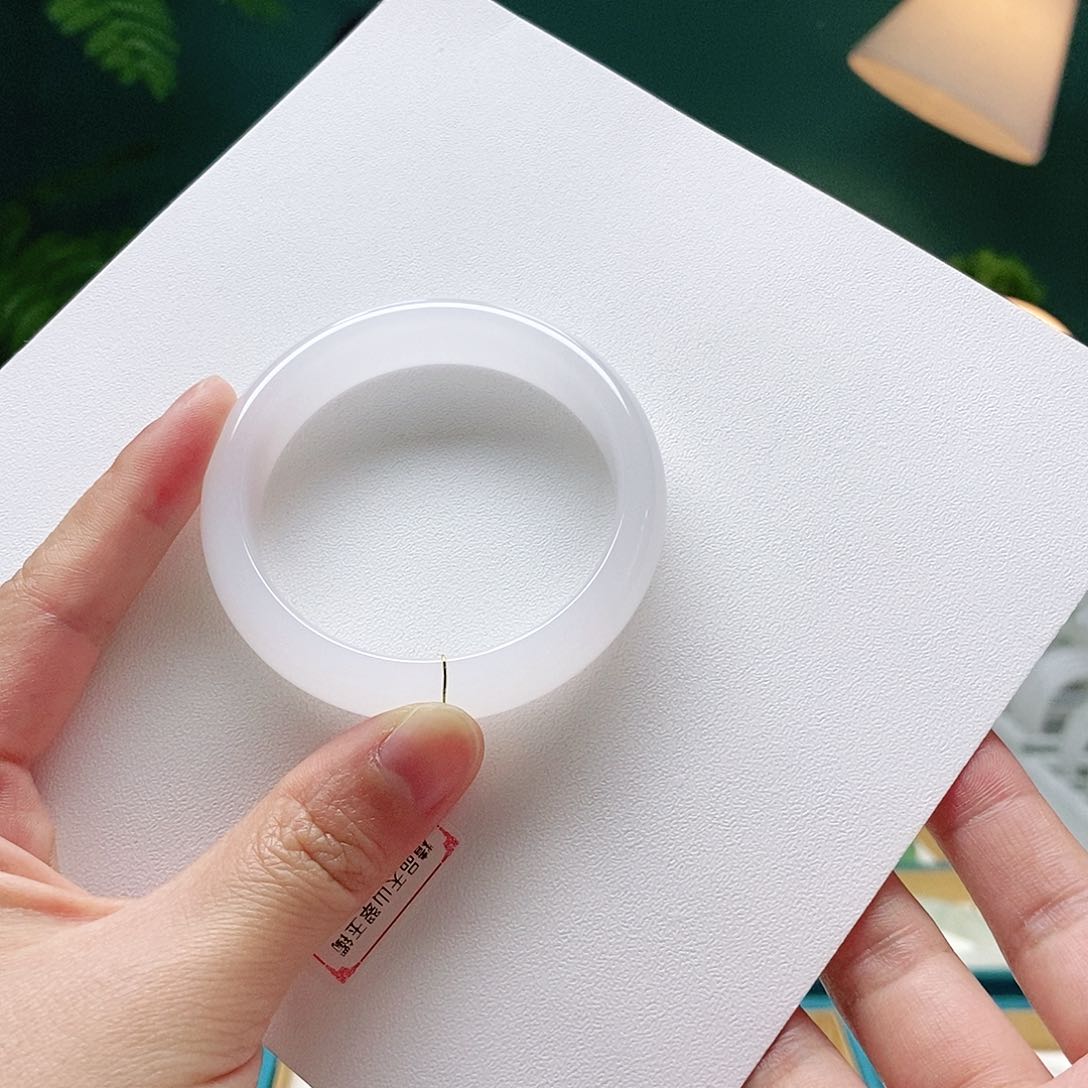 石英质玉手镯未镶嵌50.1