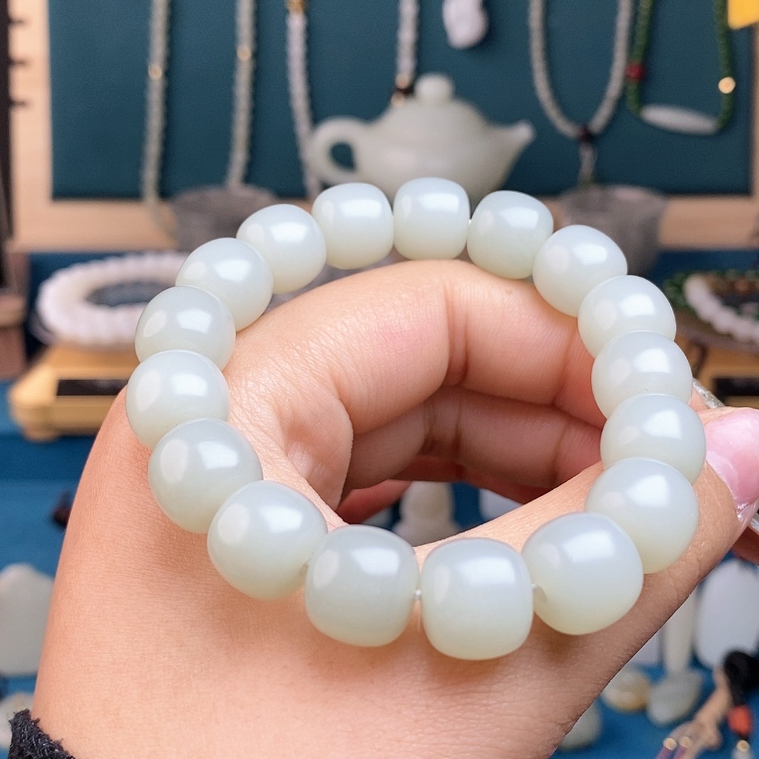 和田玉（糖玉）手链未镶嵌王*狗