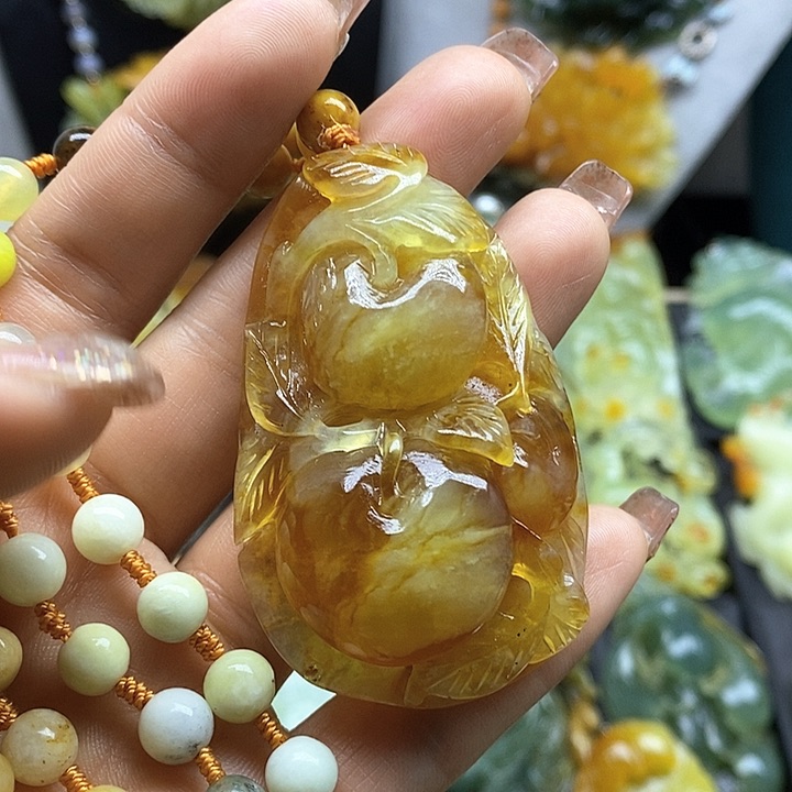 蛇纹石玉挂件未镶嵌