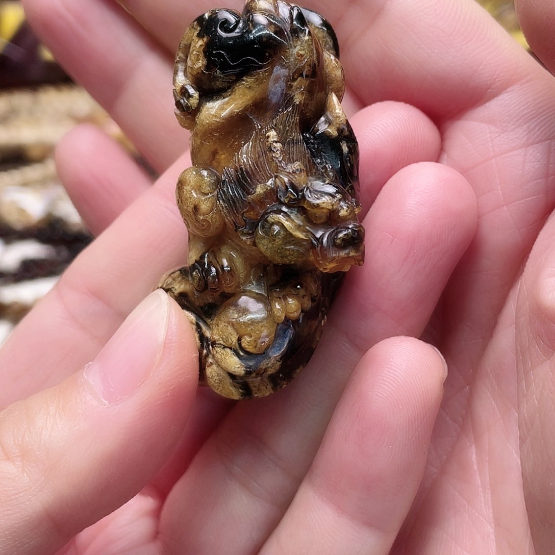 琥珀裸石未镶嵌大