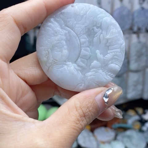 翡翠颈饰未镶嵌翡翠