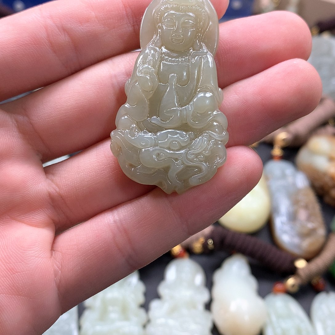 和田玉颈饰未镶嵌